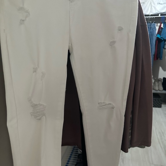 Enjean destroyed white jeans junior size 9 - Picture 3 of 9